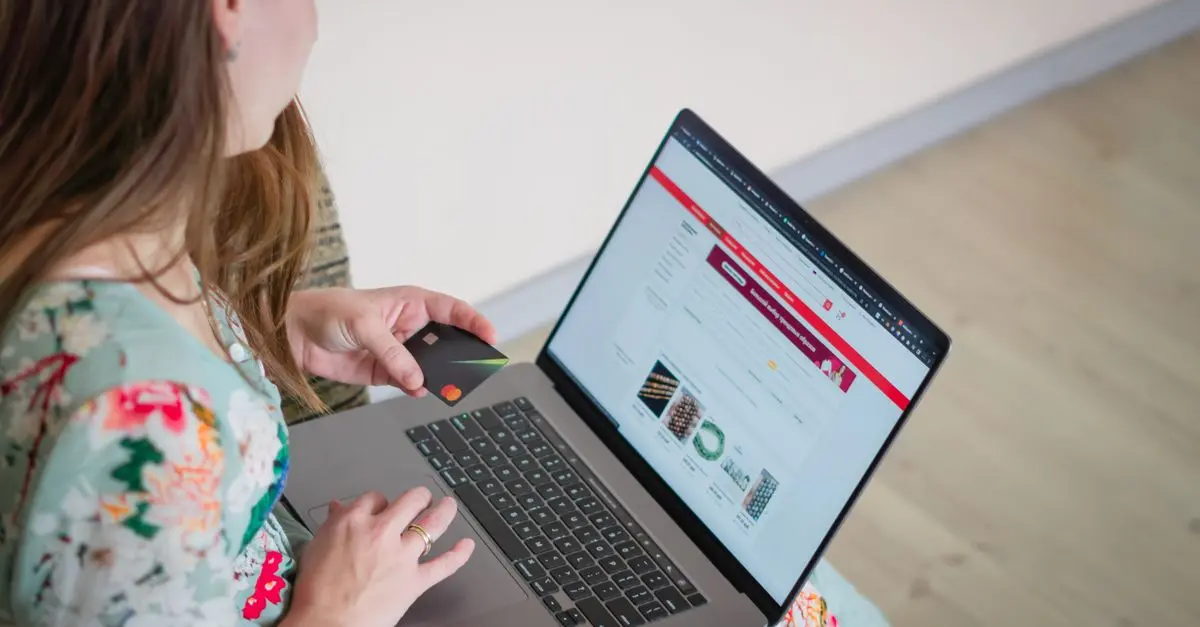 Jakie promocje warto śledzić na zakupy-na-topie.pl?