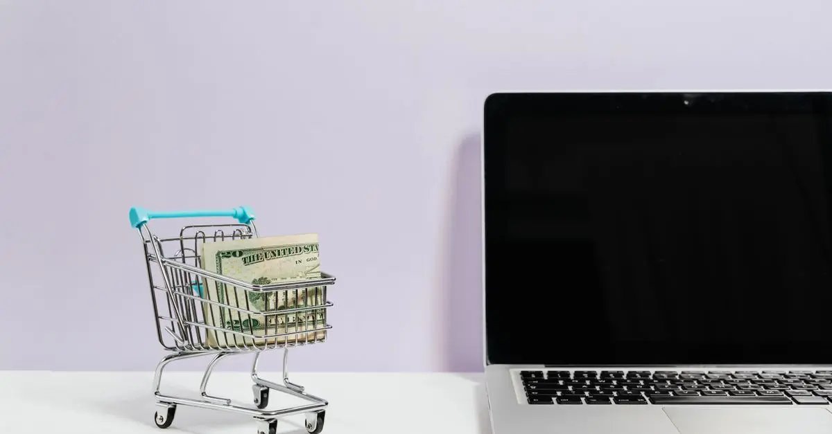 5 skutecznych sposobów na oszczędzanie podczas zakupów online