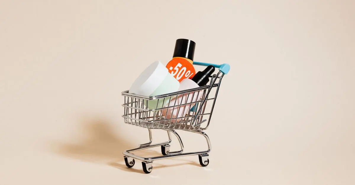 Jak porównywać oferty w sklepach online, aby zaoszczędzić?