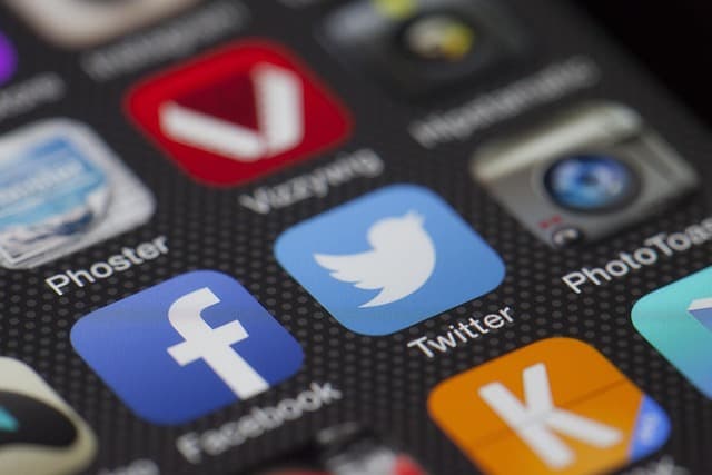 Jakie są najlepsze strategie oszczędzania na zakupach online?
